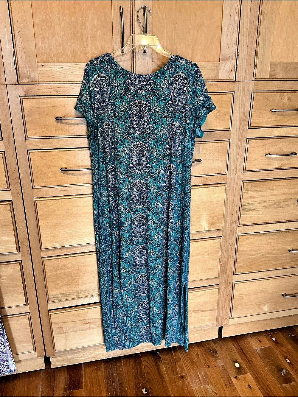 J. Jill Paisley Maxi Dress L Blue & Green Like New 50” long. Cap sleeve.